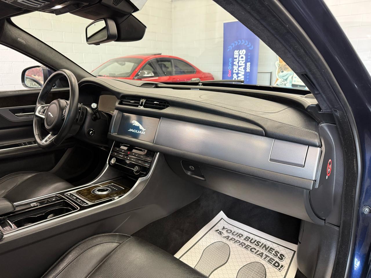 Jaguar XF-Series  2017