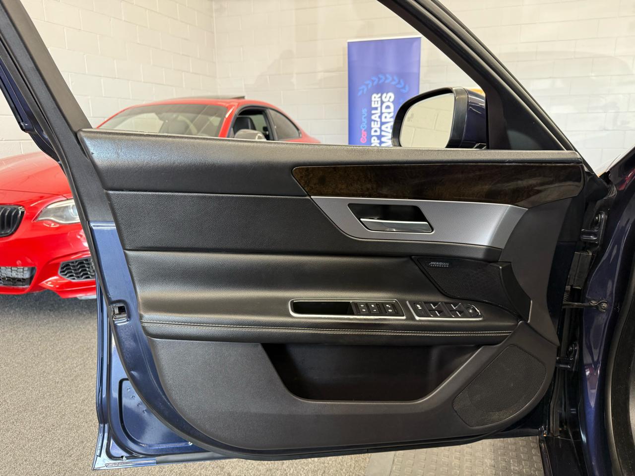 Jaguar XF-Series  2017