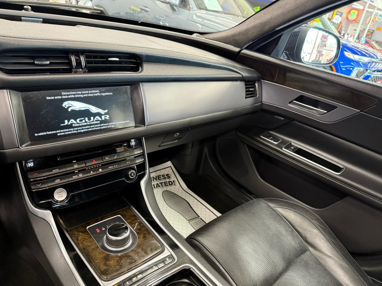 Jaguar XF-Series  2017