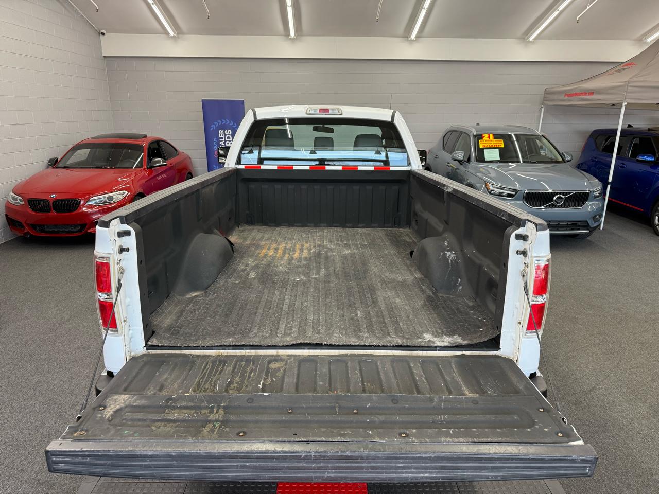 Ford F-150 XL 2WD Reg Cab 8' Box 2014