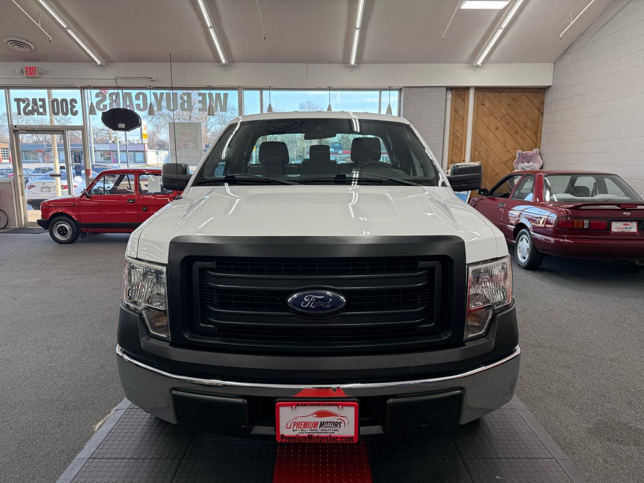 Ford F-150 XL 2WD Reg Cab 8' Box 2014