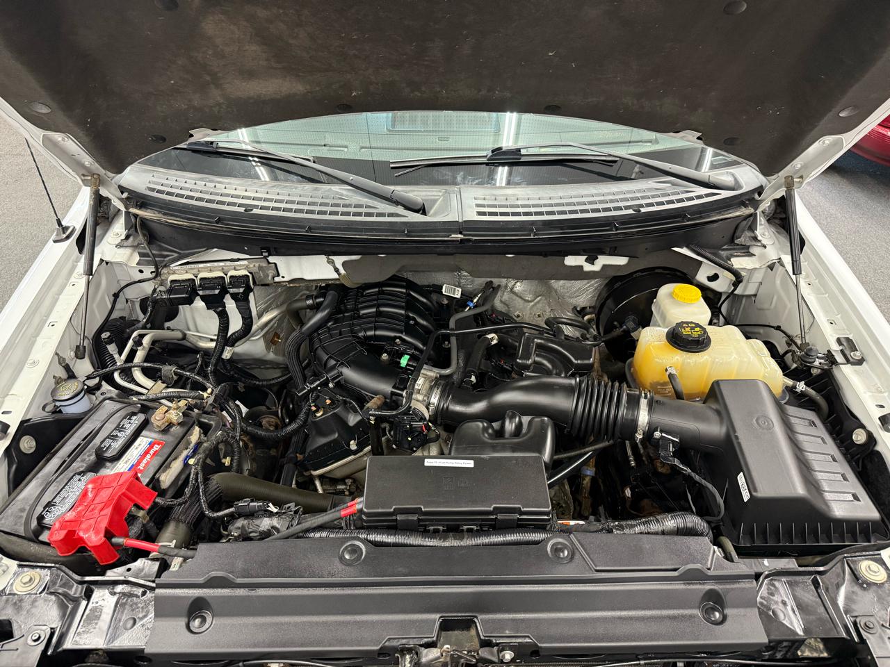 Ford F-150 XL 2WD Reg Cab 8' Box 2014