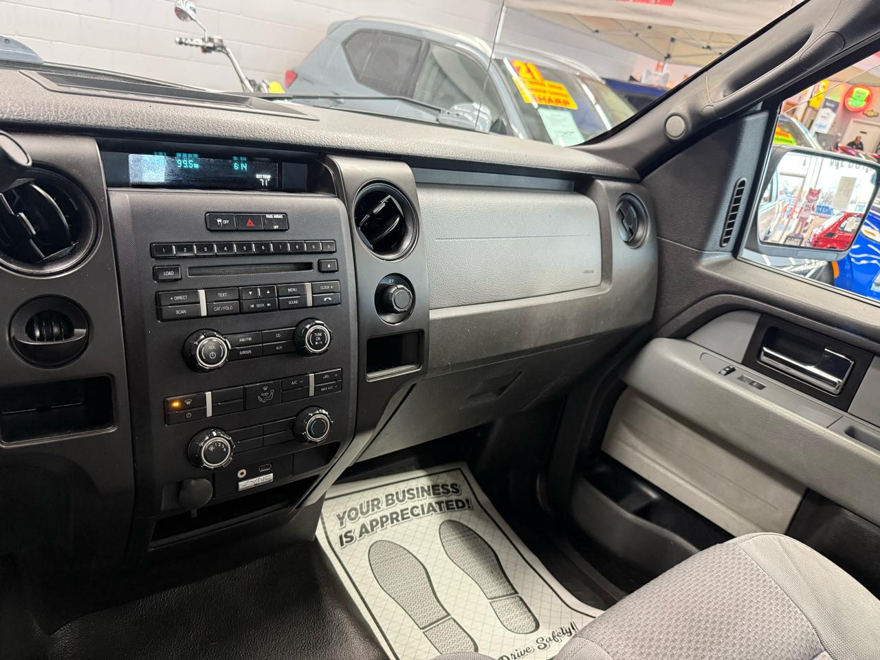 Ford F-150 XL 2WD Reg Cab 8' Box 2014