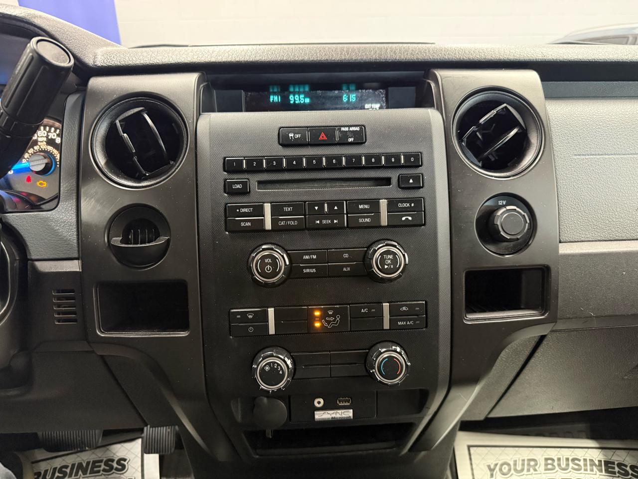 Ford F-150 XL 2WD Reg Cab 8' Box 2014