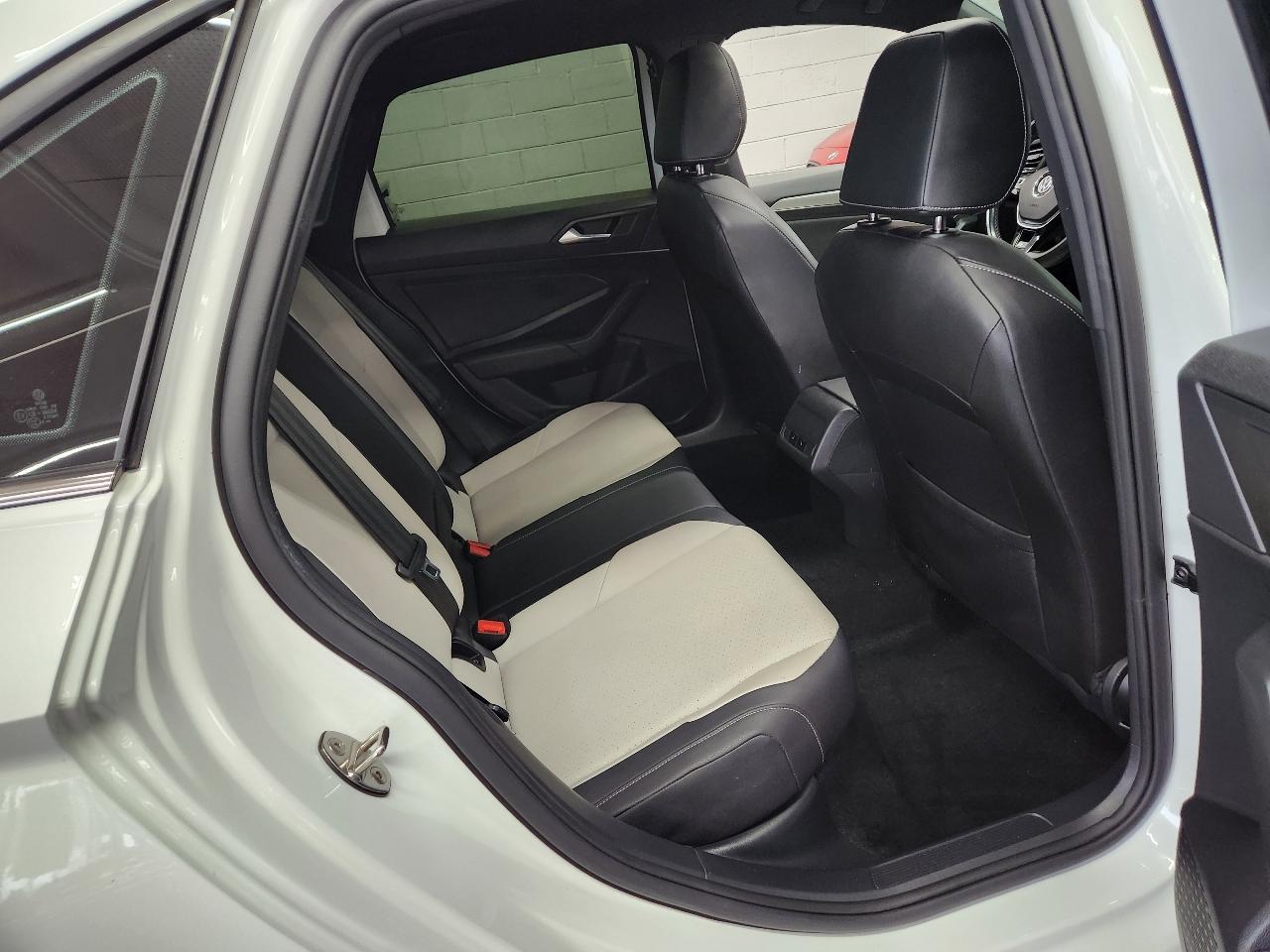 Volkswagen Jetta R-Line Auto 2021