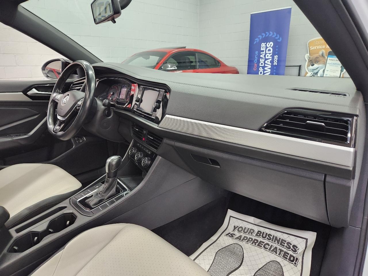 Volkswagen Jetta R-Line Auto 2021