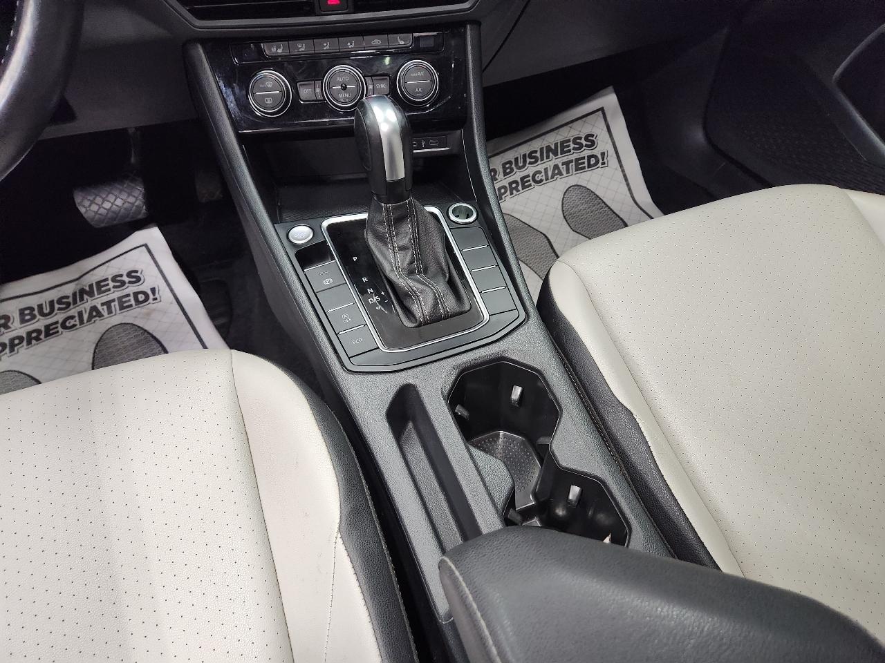 Volkswagen Jetta R-Line Auto 2021