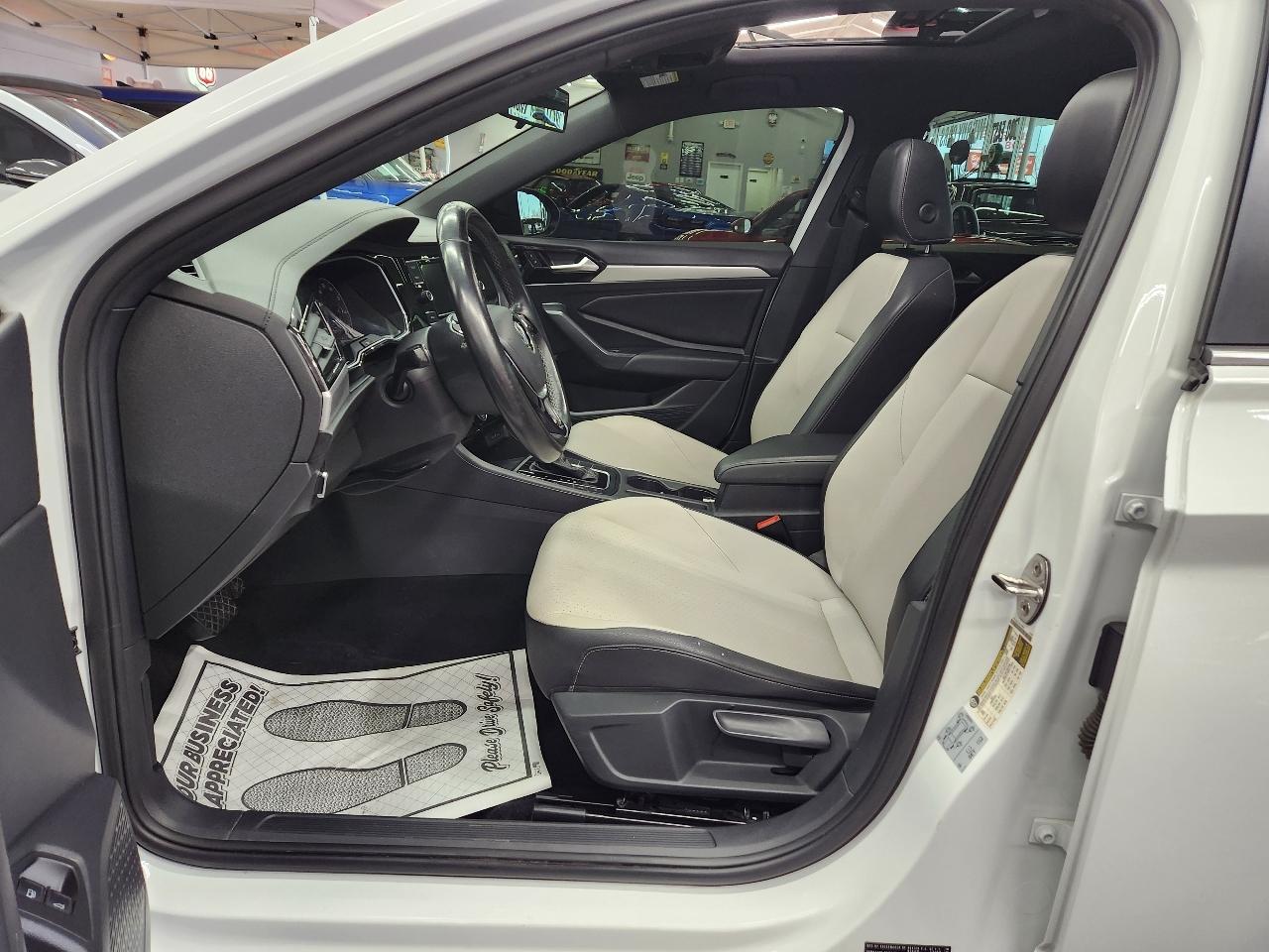 Volkswagen Jetta R-Line Auto 2021