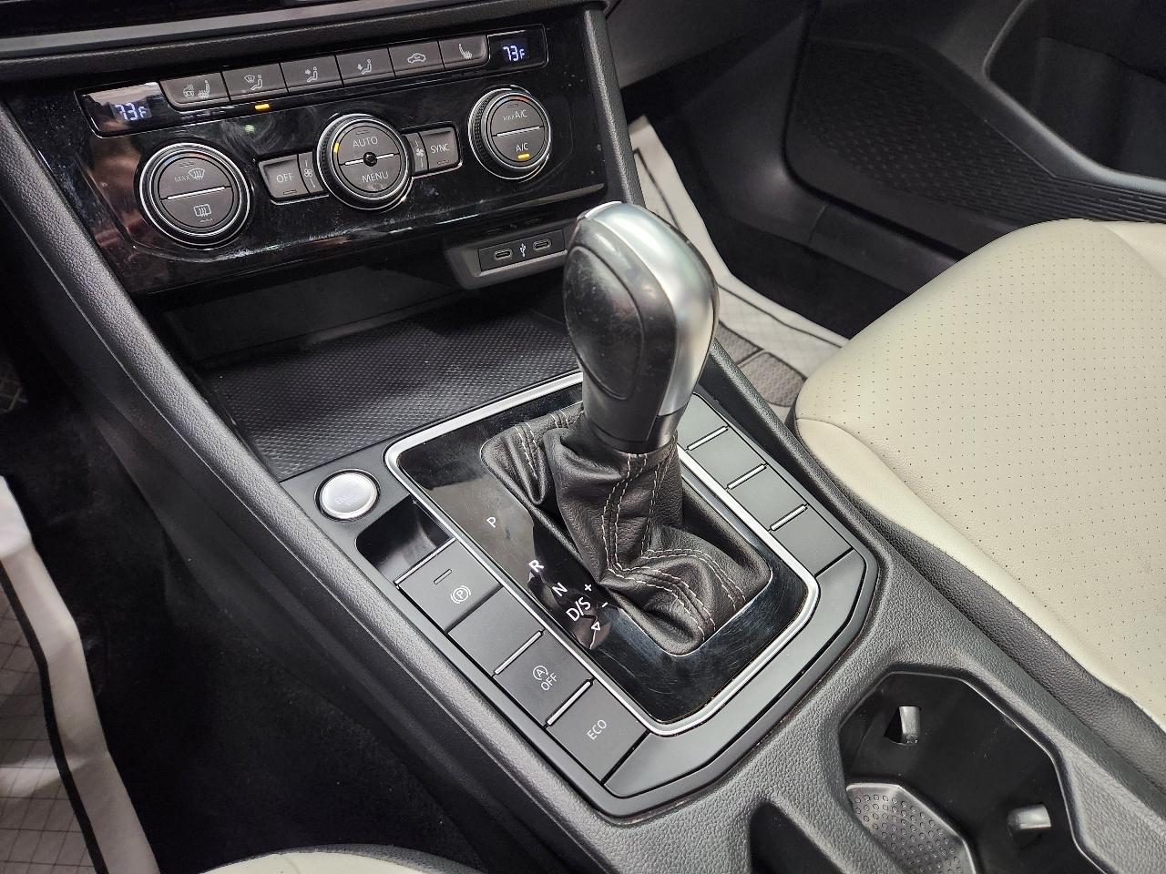 Volkswagen Jetta R-Line Auto 2021