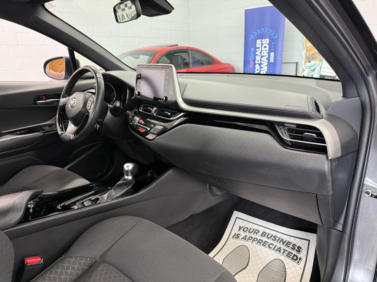 Toyota C-HR Nightshade FWD (Natl) 2021