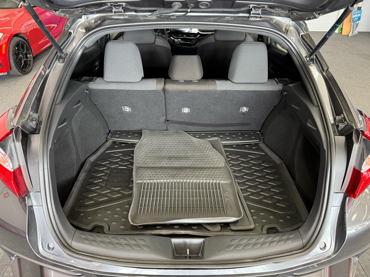 Toyota C-HR Nightshade FWD (Natl) 2021