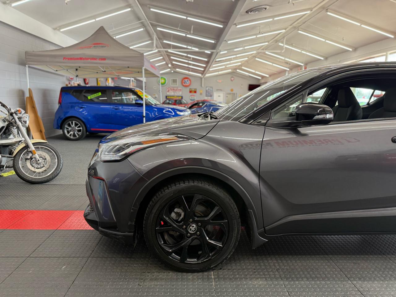 Toyota C-HR Nightshade FWD (Natl) 2021