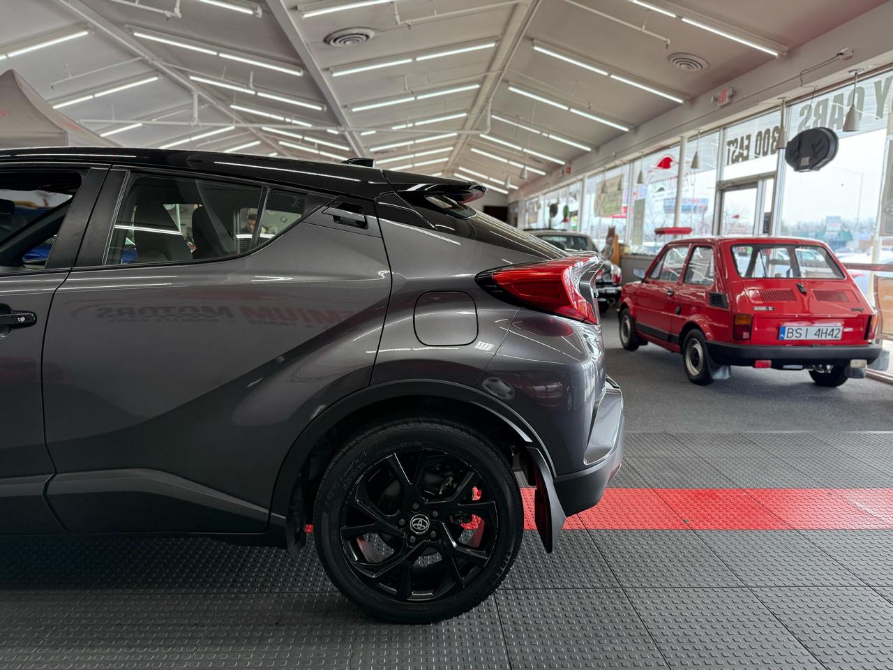 Toyota C-HR Nightshade FWD (Natl) 2021
