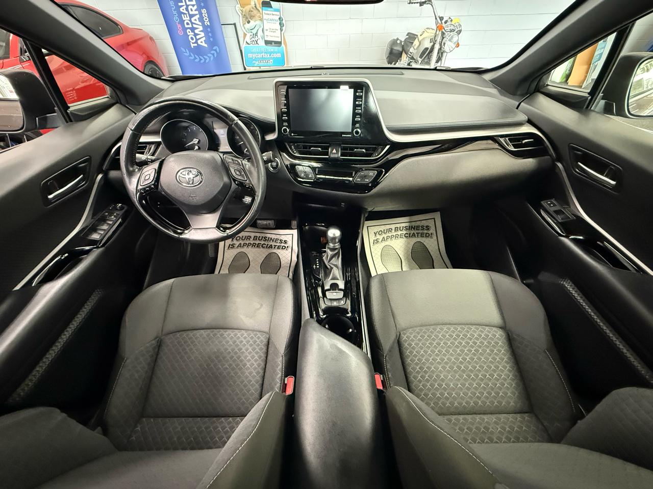 Toyota C-HR Nightshade FWD (Natl) 2021