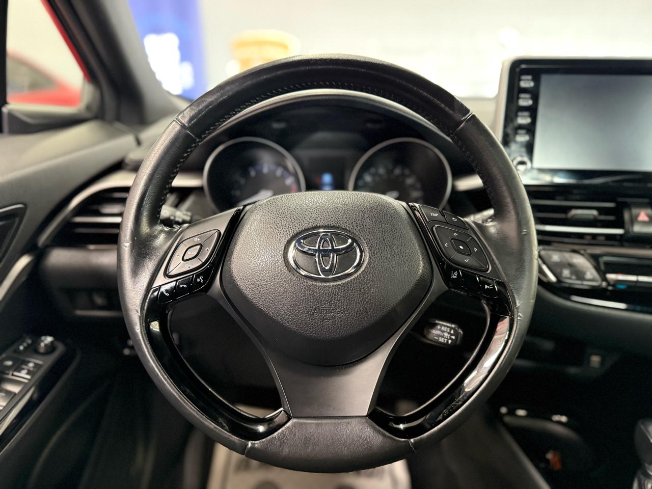 Toyota C-HR Nightshade FWD (Natl) 2021