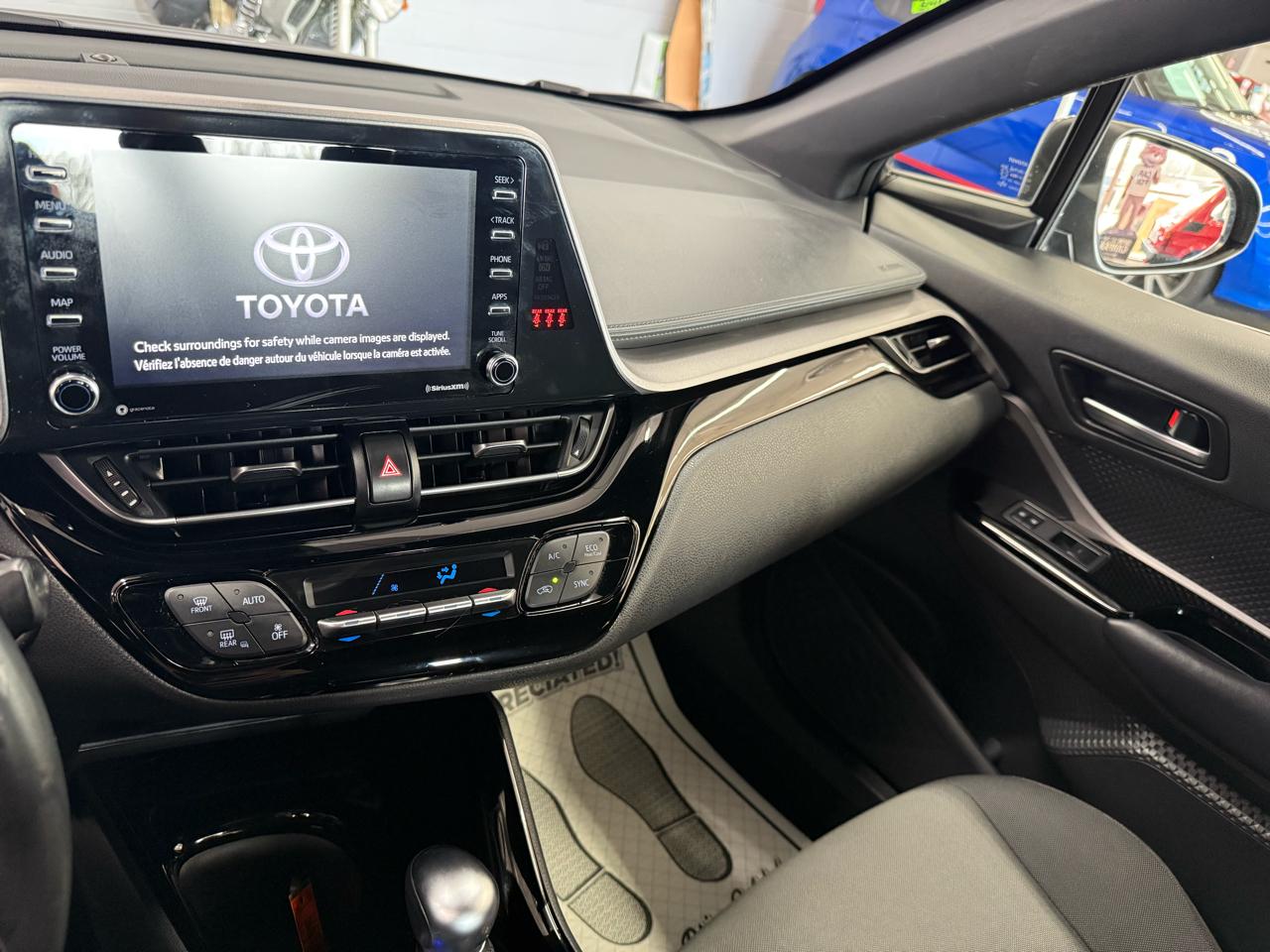 Toyota C-HR Nightshade FWD (Natl) 2021