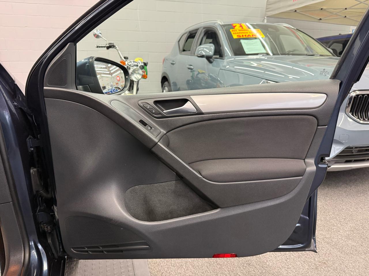 Volkswagen Golf 2.0L 4-Door TDI 2014