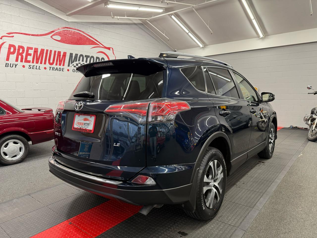 Toyota RAV4 LE 2018