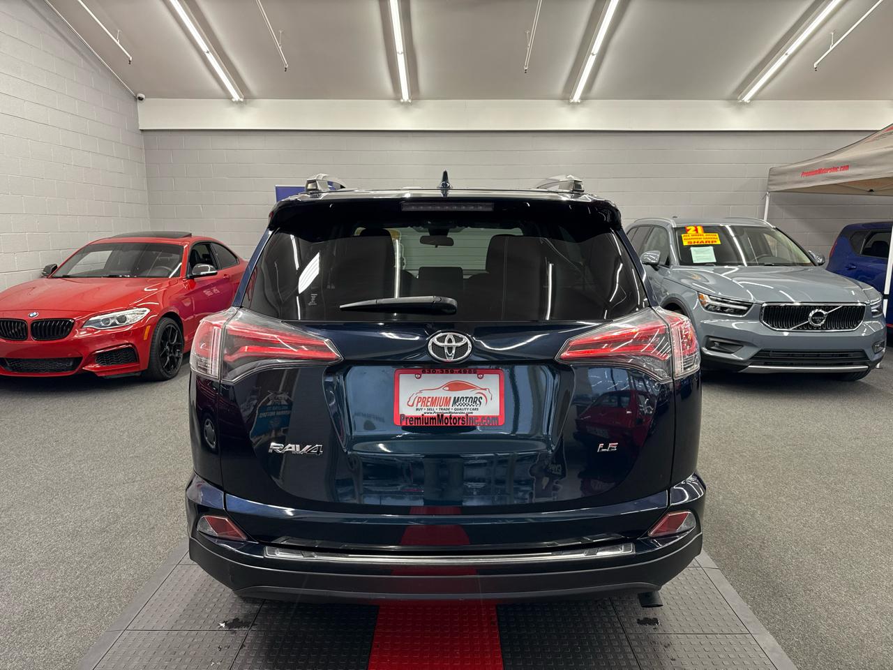 Toyota RAV4 LE 2018