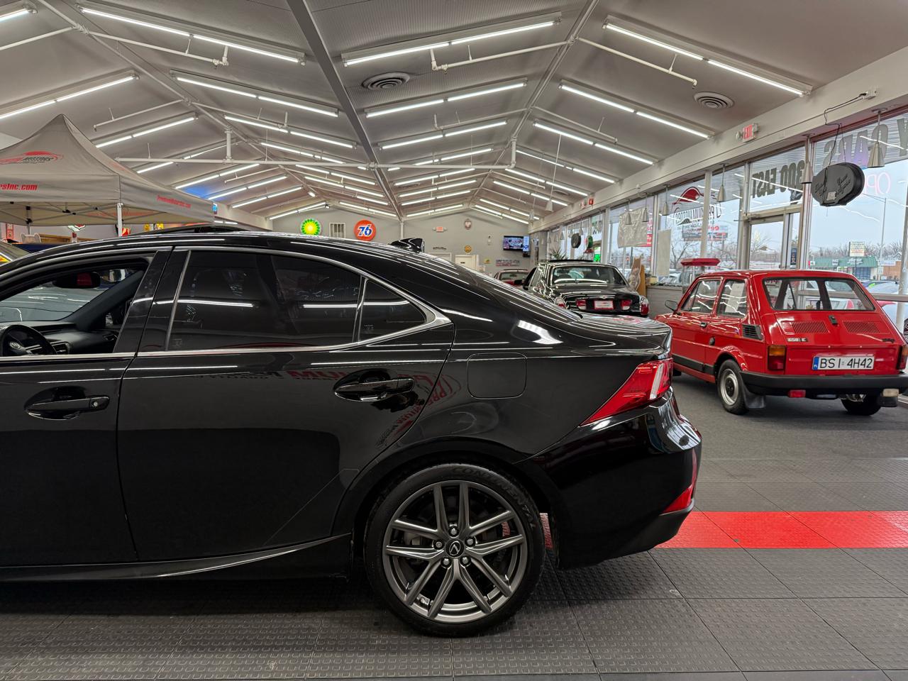 Lexus IS  2016