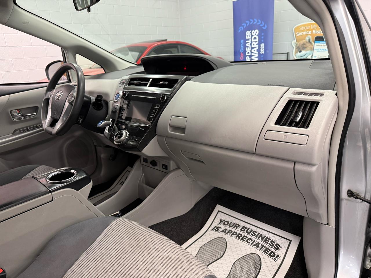 Toyota Prius V 5dr Wgn Five (Natl) 2016