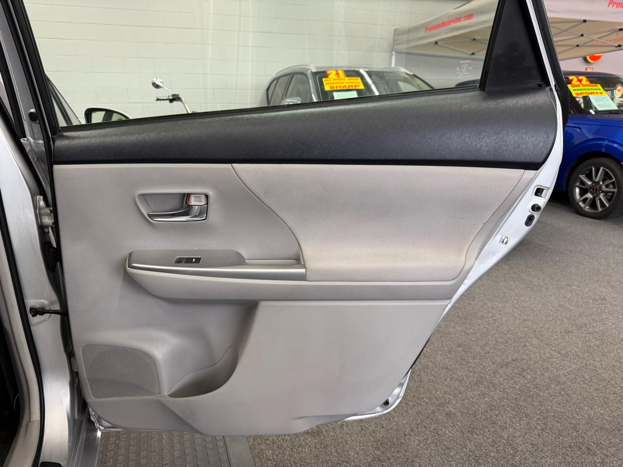 Toyota Prius V 5dr Wgn Five (Natl) 2016