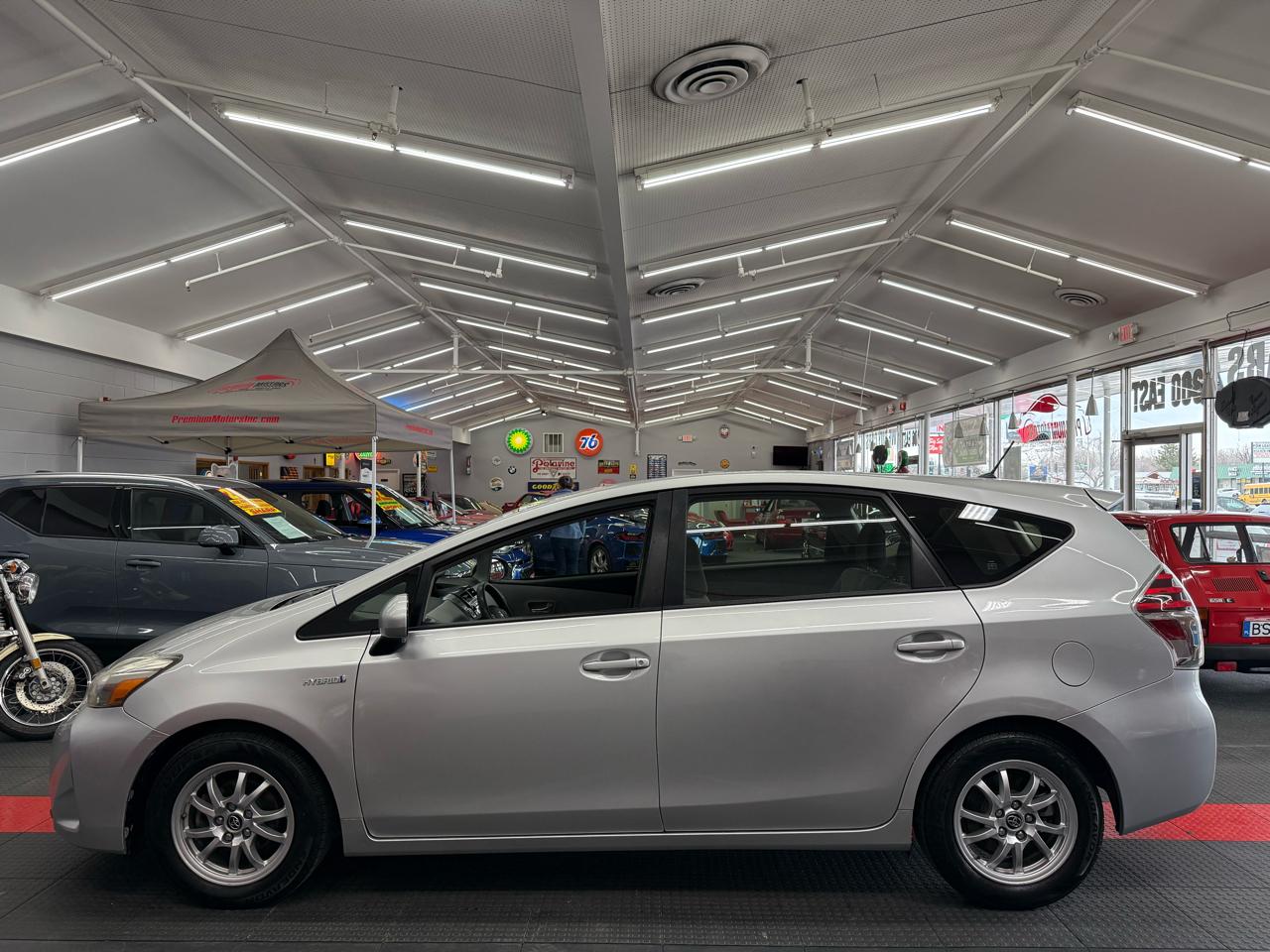 Toyota Prius V 5dr Wgn Five (Natl) 2016