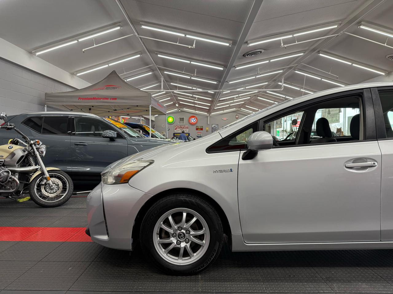 Toyota Prius V 5dr Wgn Five (Natl) 2016