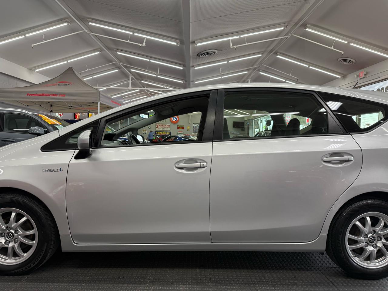 Toyota Prius V 5dr Wgn Five (Natl) 2016