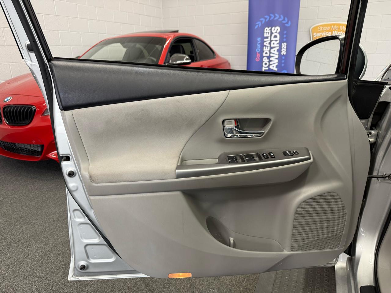 Toyota Prius V 5dr Wgn Five (Natl) 2016