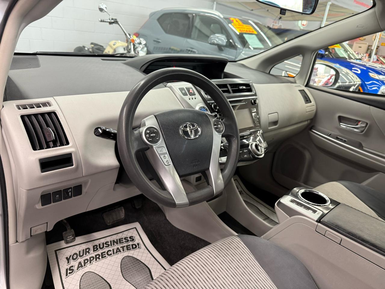 Toyota Prius V 5dr Wgn Five (Natl) 2016