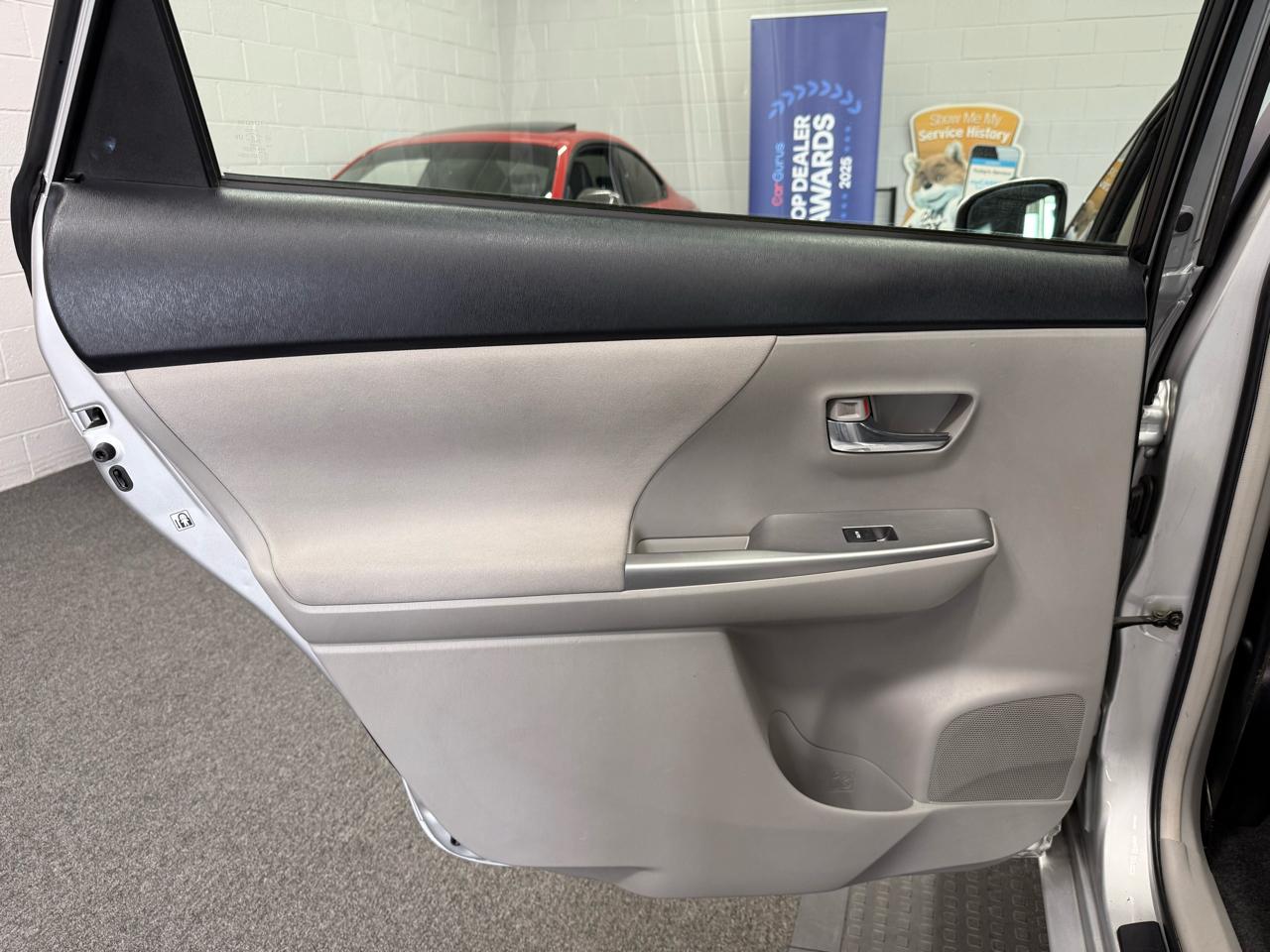 Toyota Prius V 5dr Wgn Five (Natl) 2016