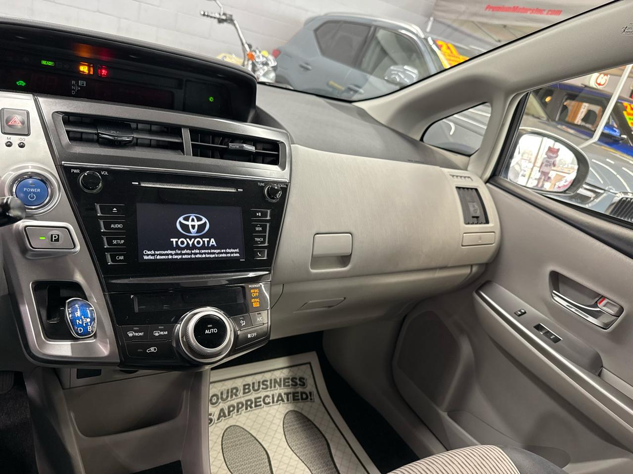 Toyota Prius V 5dr Wgn Five (Natl) 2016