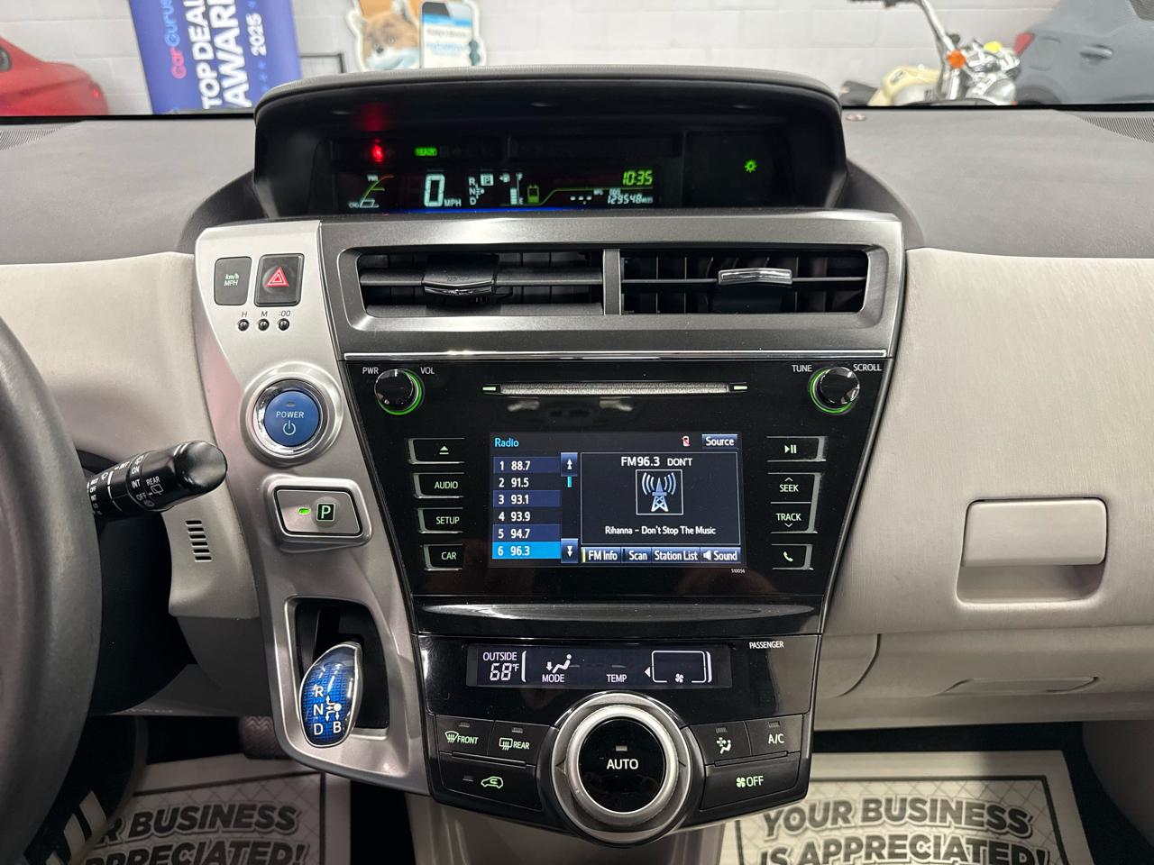 Toyota Prius V 5dr Wgn Five (Natl) 2016