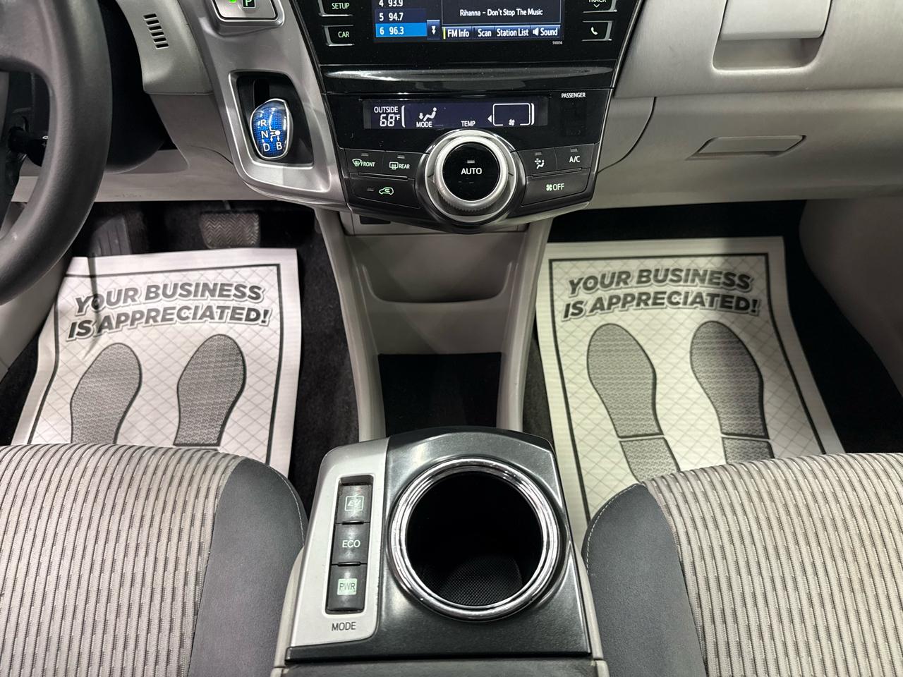 Toyota Prius V 5dr Wgn Five (Natl) 2016