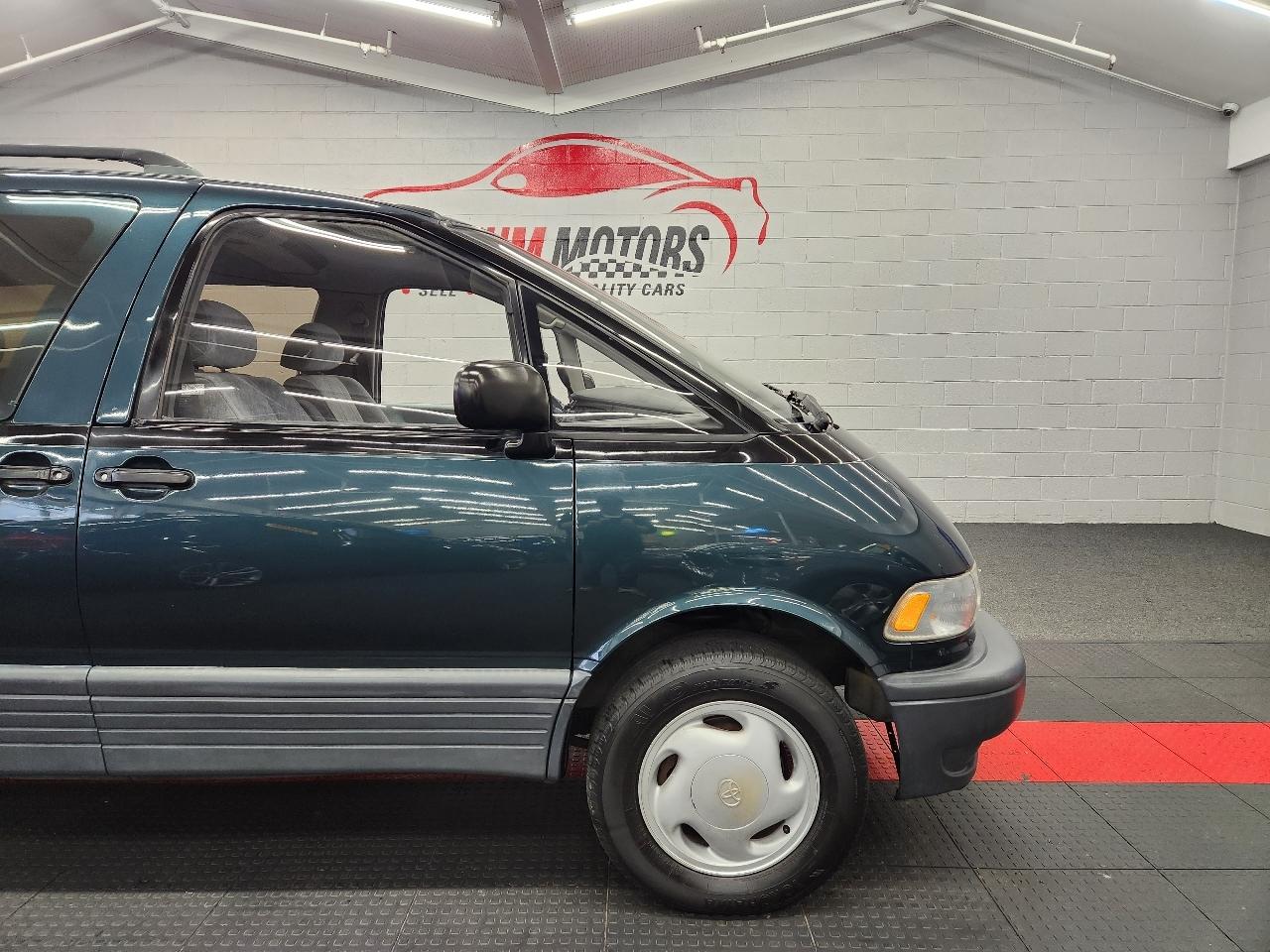 Toyota Previa LE 1997