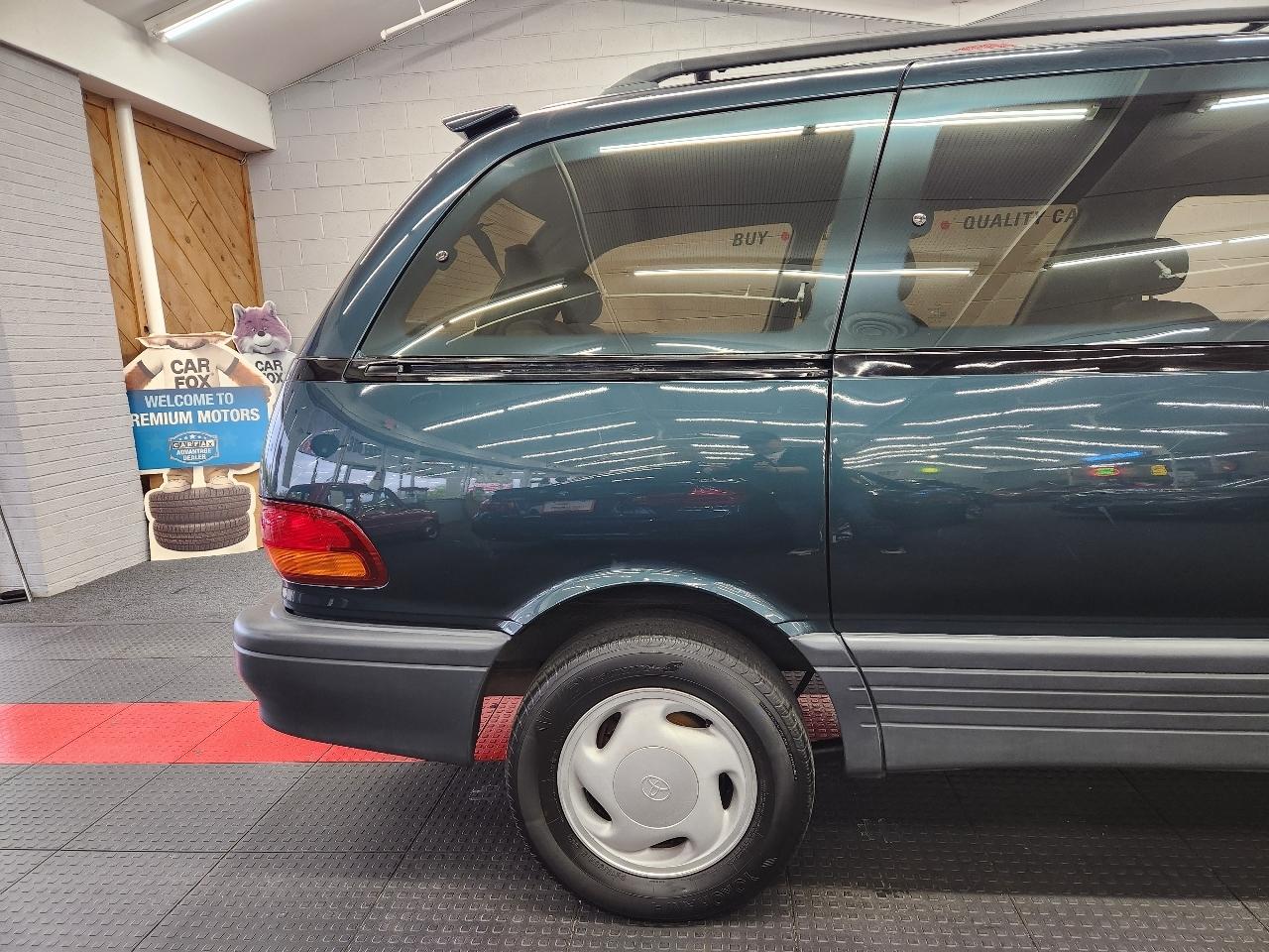 Toyota Previa LE 1997