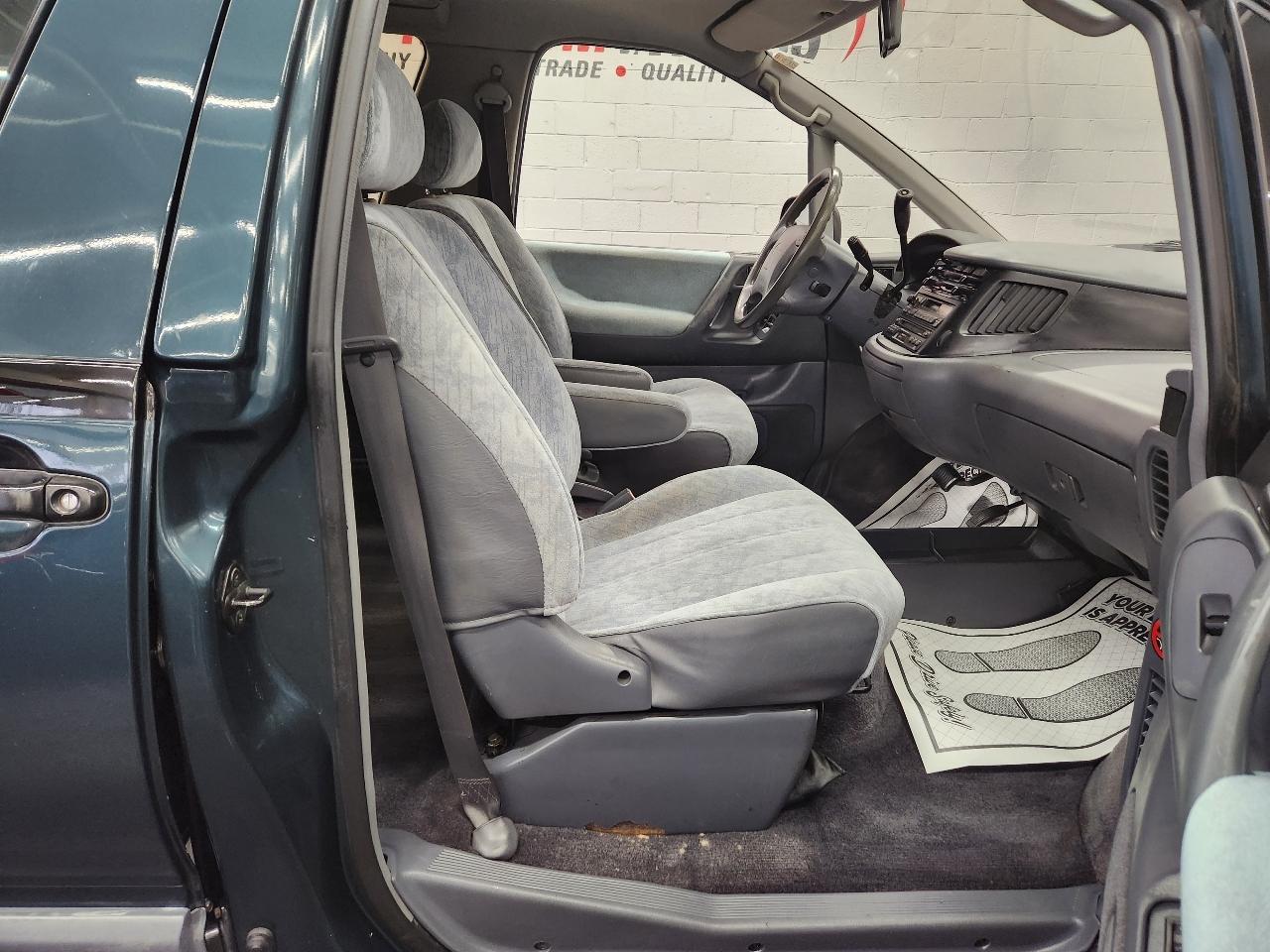 Toyota Previa LE 1997