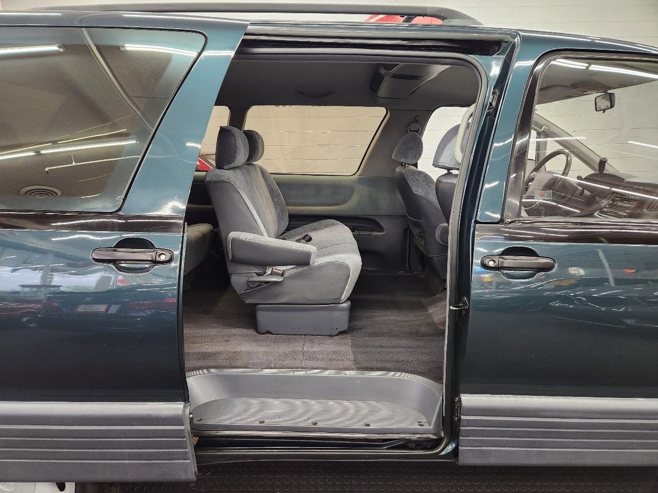 Toyota Previa LE 1997