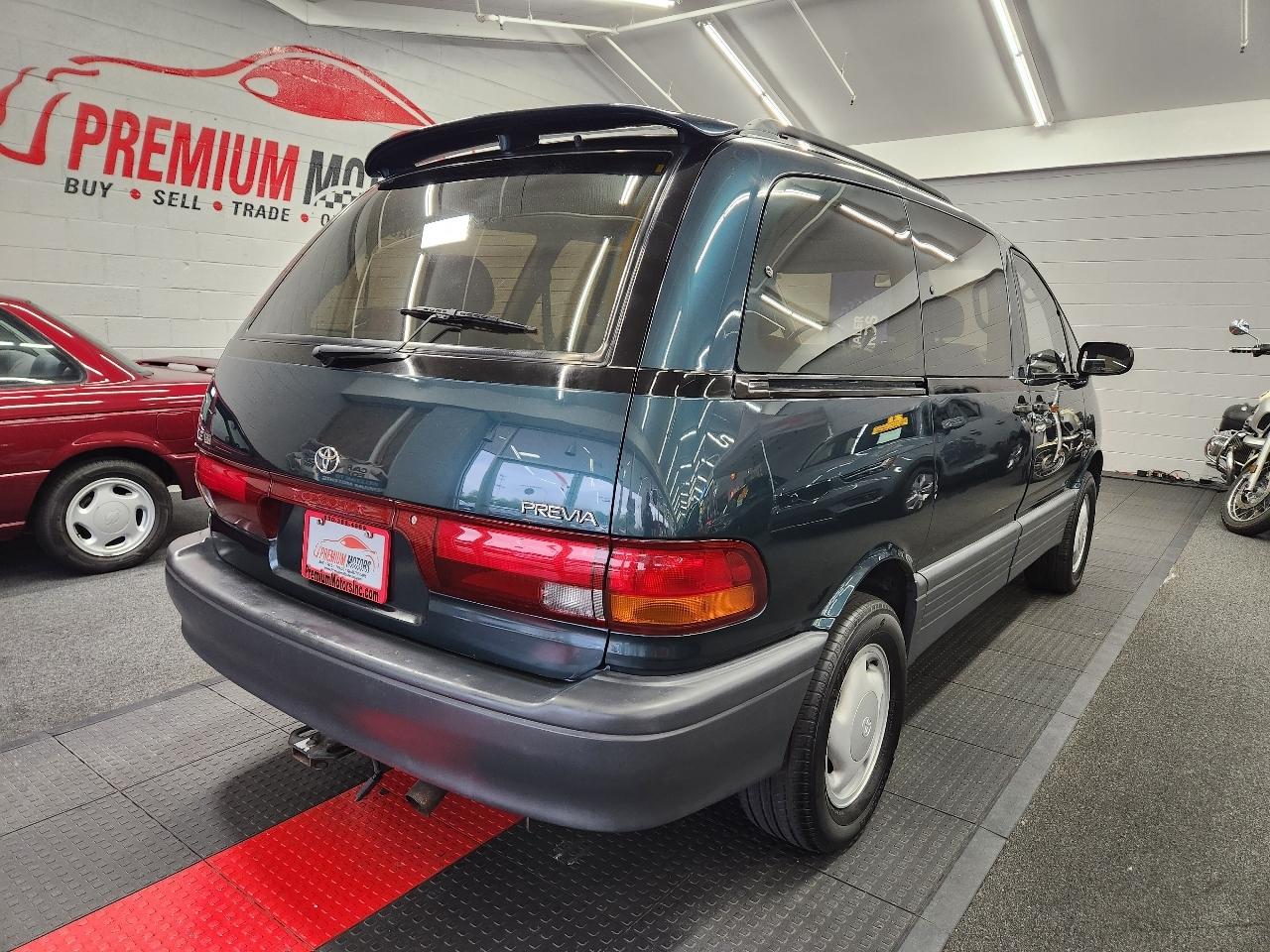 Toyota Previa LE 1997