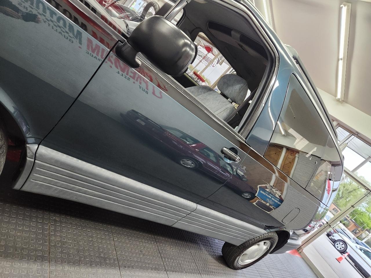 Toyota Previa LE 1997