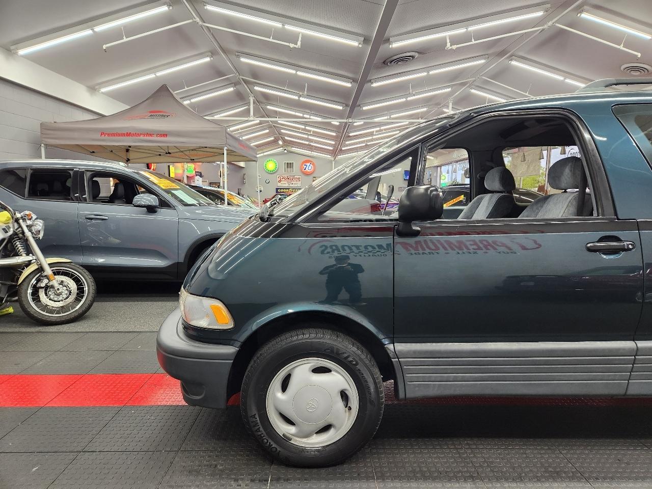 Toyota Previa LE 1997