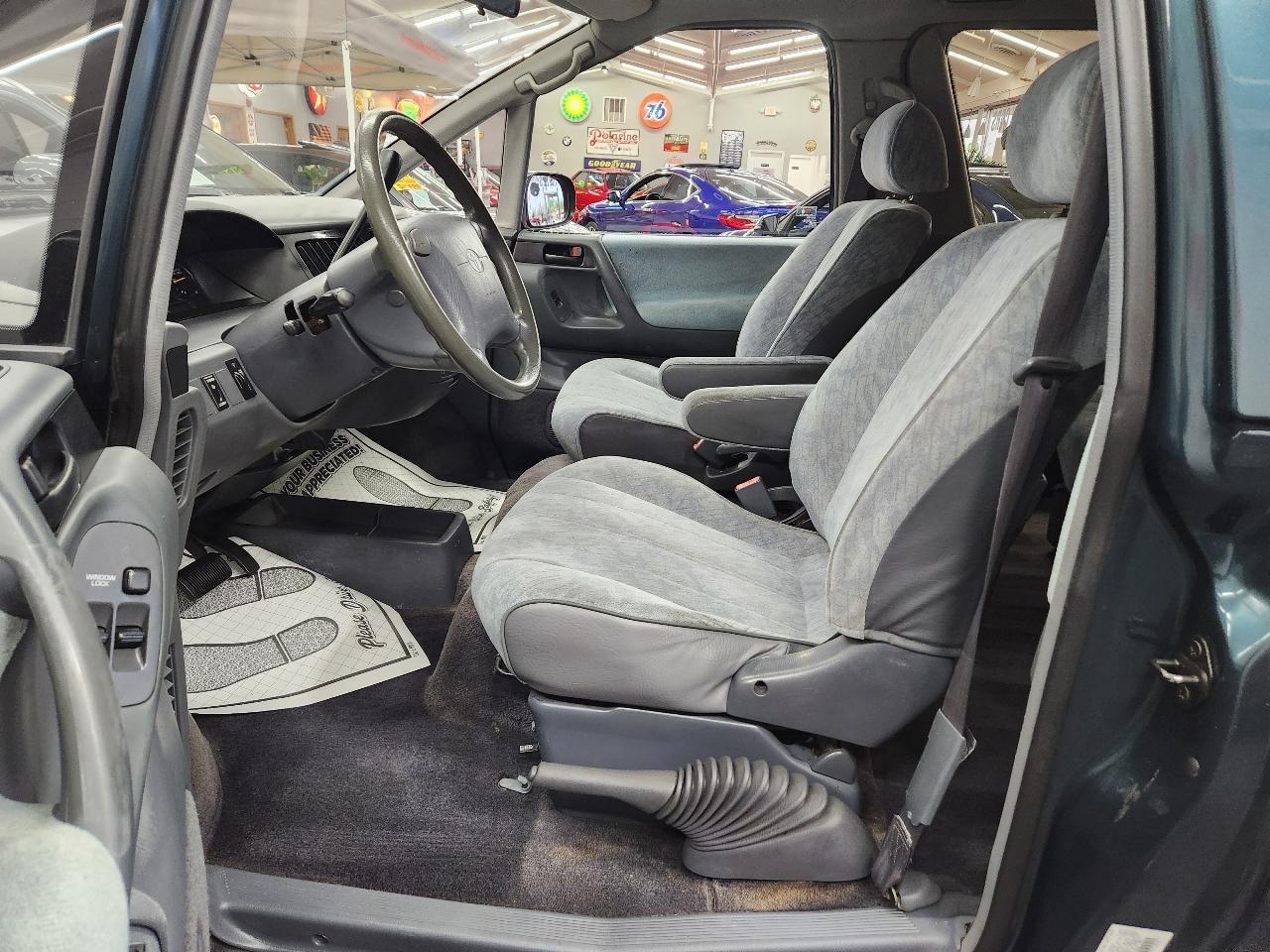 Toyota Previa LE 1997