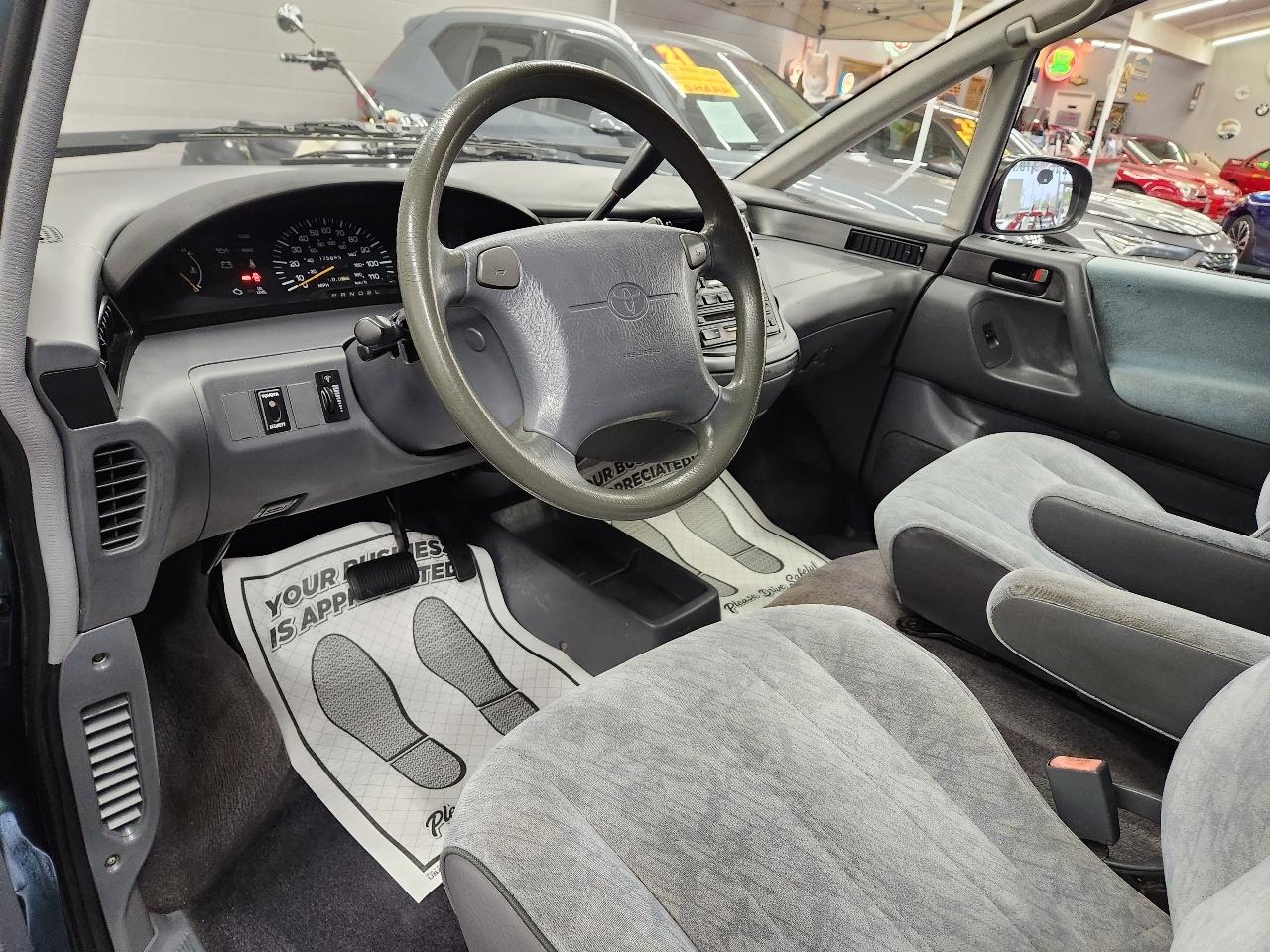 Toyota Previa LE 1997
