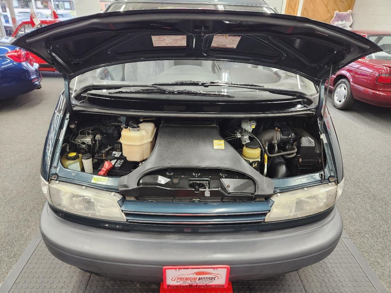 Toyota Previa LE 1997