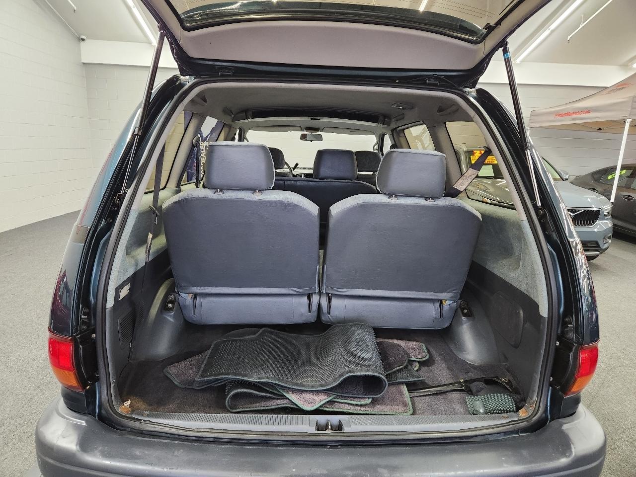 Toyota Previa LE 1997