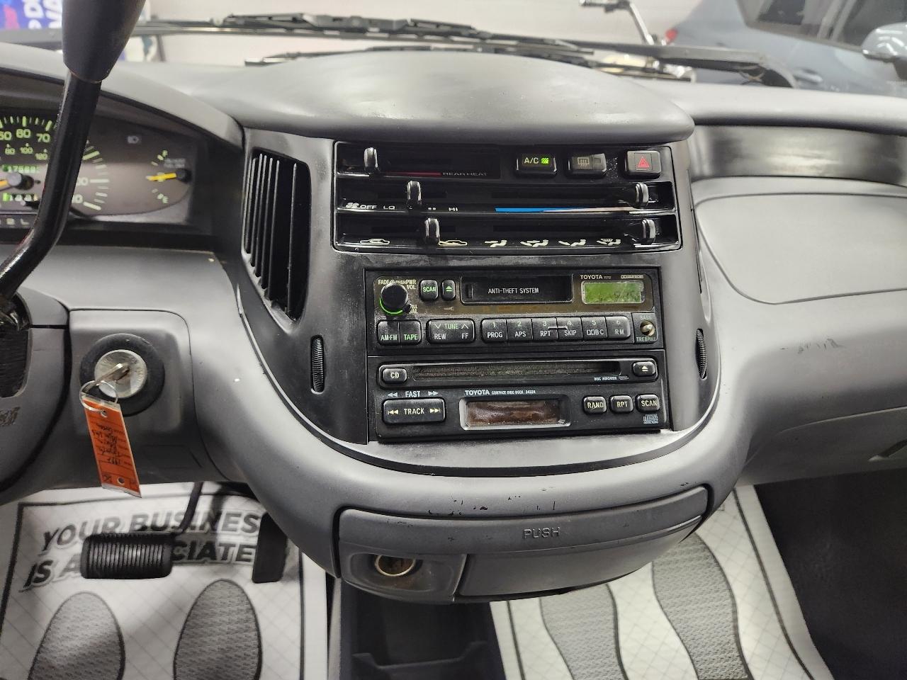 Toyota Previa LE 1997
