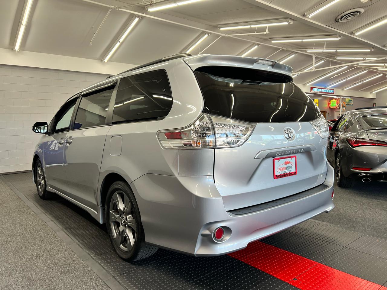 Toyota Sienna  2018