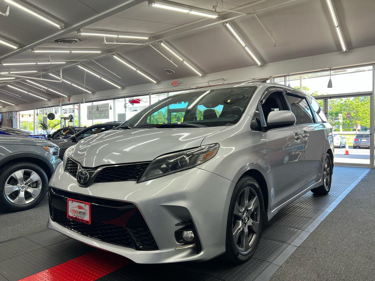 Toyota Sienna  2018