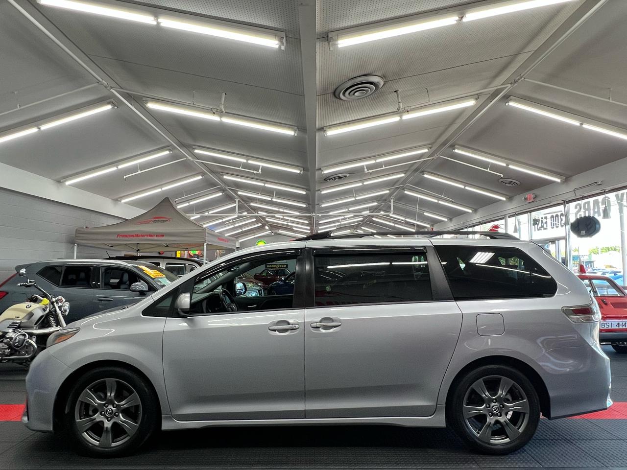 Toyota Sienna  2018